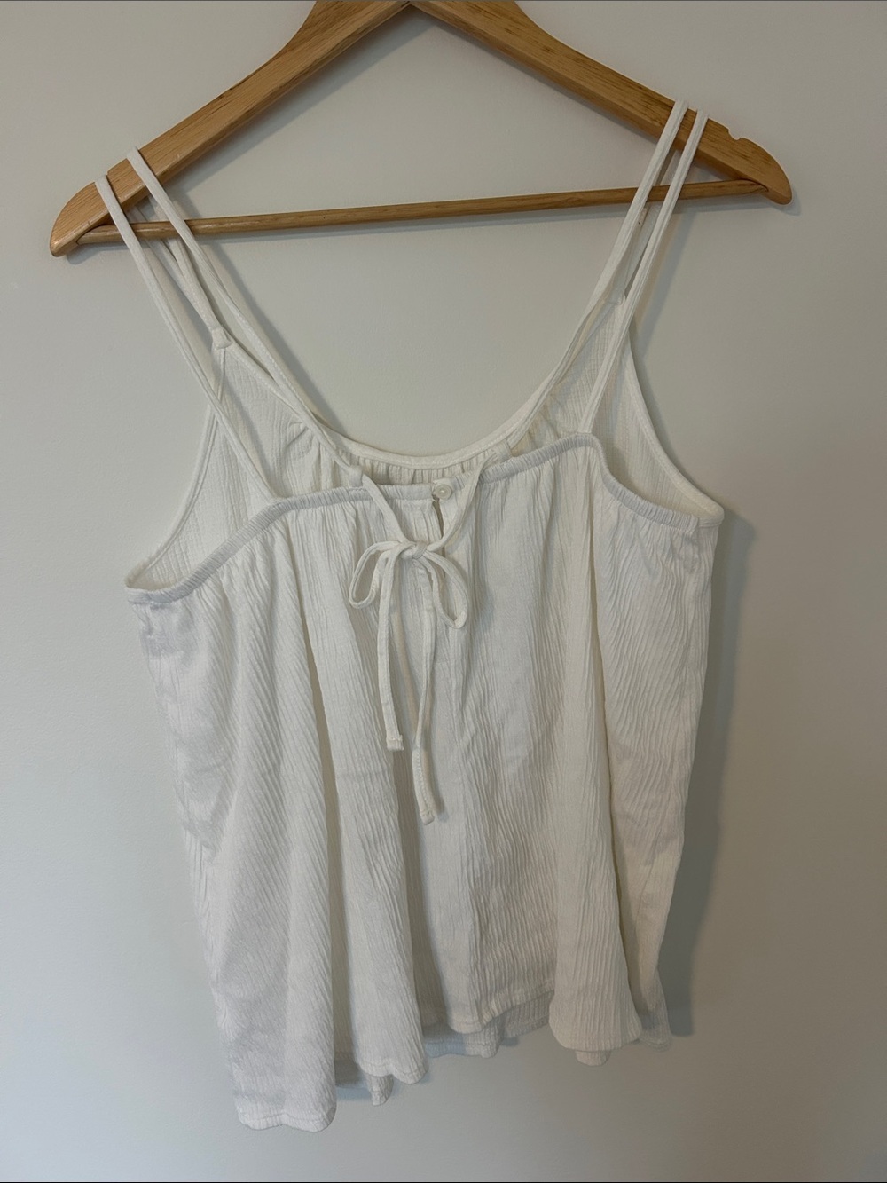 Flowy Cream Tank - Picture 2 of 3